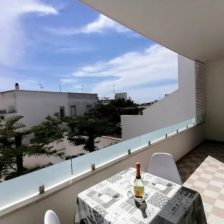 Leucasia Apartamento *